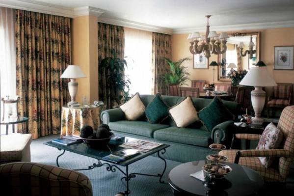 Signal_Hill_-_lounge_copy1