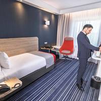Express By Holiday Inn