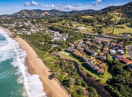 Aqualuna Beach Resort
