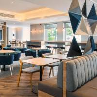 Express By Holiday Inn