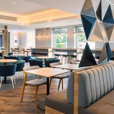 Express By Holiday Inn