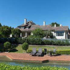 Peppers Manor House