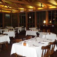 B.w Banjo Paterson Motor Inn