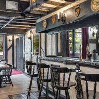 Fox and Hounds Inn
