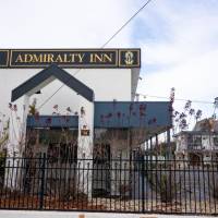 B.w Admiralty Motor Inn