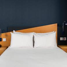Express By Holiday Inn