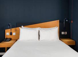 Express By Holiday Inn