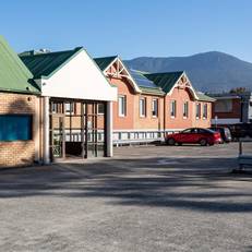 Mayfair Plaza Motel