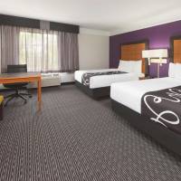 La Quinta Inn & Suites