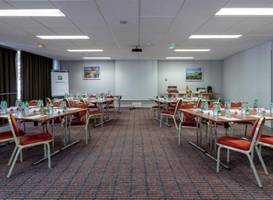 Holiday Inn Garden Court