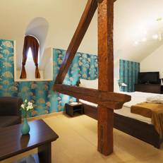Ipoly Residence - Executive Hotel Suites