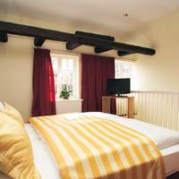 Henry's Hotel 