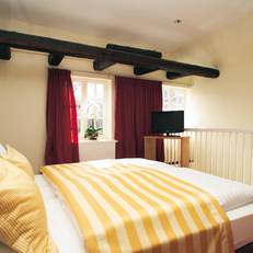 Henry's Hotel 