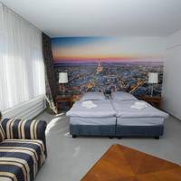 City Hotel 