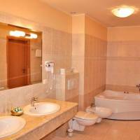 Henlex Hotel 