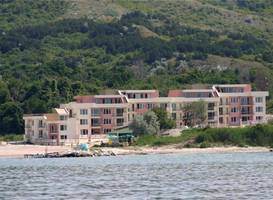 Sea Paradise Apartment Complex 