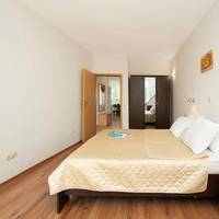 Sunny Holiday Apartments 