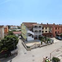Rooms and Apartment Lea 