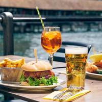 Hotel Pickwick and Pub 