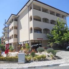 Yuzhni Noshti Hotel 