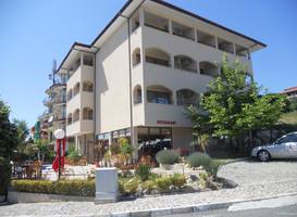 Yuzhni Noshti Hotel 