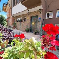 Lukanov Apartments & Guest Rooms