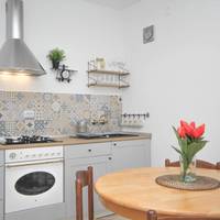 Lola's Apartments 