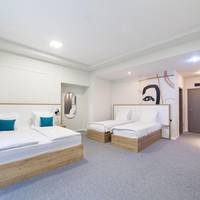 Astra Garni Hotel 