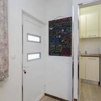 Derek Apartments 
