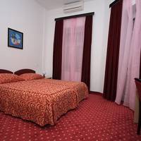 Hotel Sumratin 