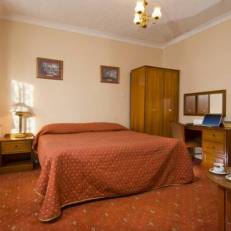 Rainbows Lodge Hotel and Serviced Apartments 