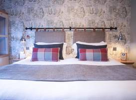 Cromwell Arms Country Pub with Rooms 