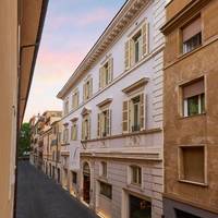 The First Luxury Art Hotel Roma 
