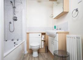 Lochend Serviced Apartments 