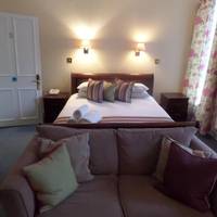 Harry's Hotel & Restaurant 