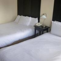 Queens Hotel & Nightclub 