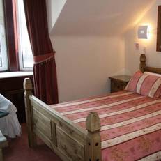 Mackenzies Highland Inn 