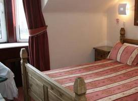Mackenzies Highland Inn 