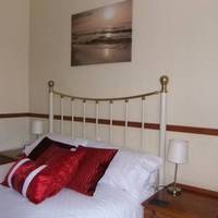 Glenrossie Guest House 