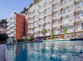 Santa Tecla Apartments 