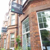 Pearl Court Guesthouse 