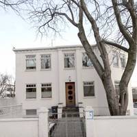 Hrafninn Guesthouse 