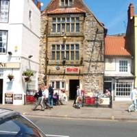 Brontes Guest House 