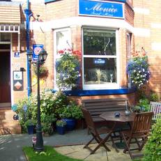 Monico Guest House 