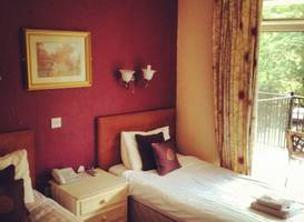 Chainbridge Hotel 