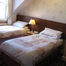 Almond Villa B&B 
