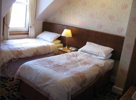 Almond Villa B&B 
