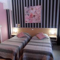 Le Crystal Hotel 