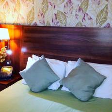 Ely House Hotel 
