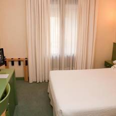 Hostal Navarra B&B
